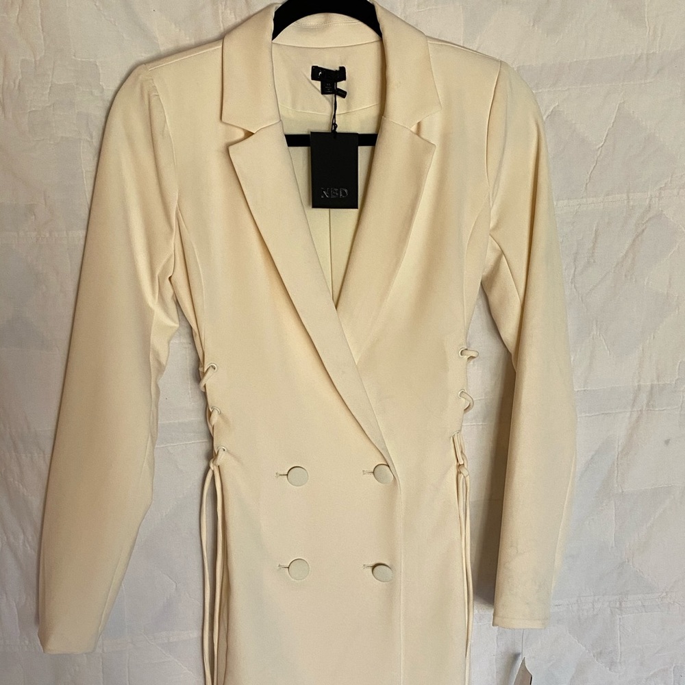 NBD Sz XS winter white/creme color Jacket